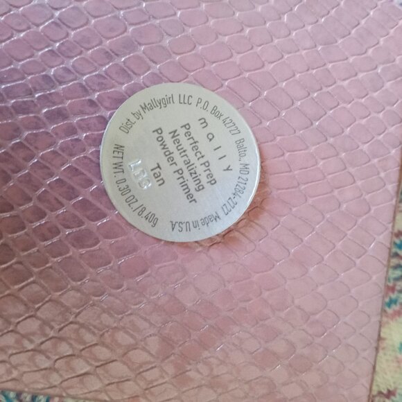 Mally Perfect Prep Neutralizing Powder Primer Tan makeup NEW - Picture 3 of 3